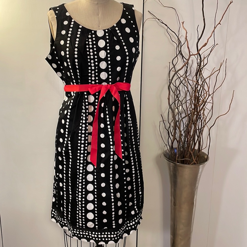 Motherhood Maternity sleeveless dotted dress with tie and pockets - Picture 1 of 9
